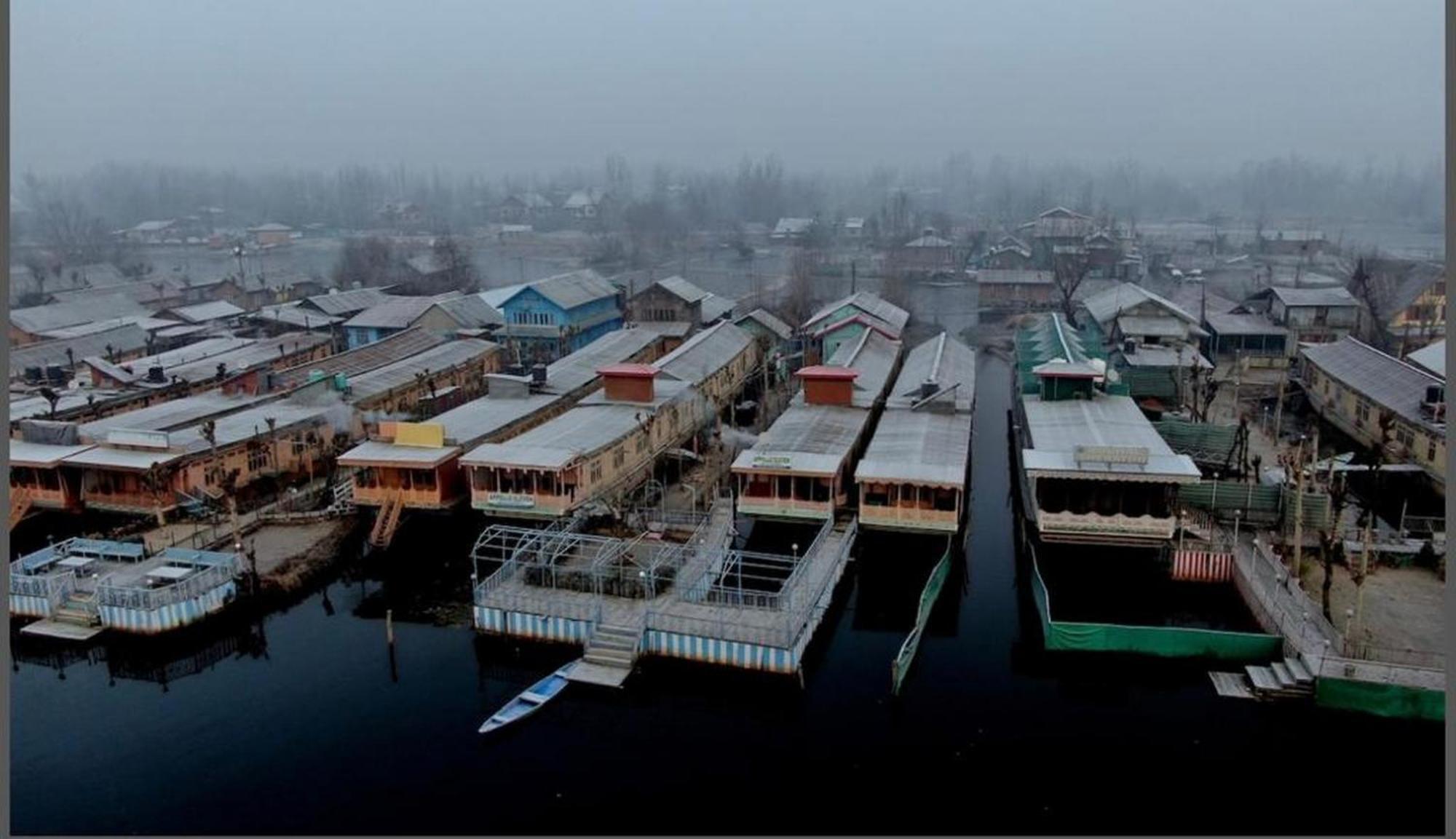 The Heritage Group Of Houseboats Сринагар Экстерьер фото
