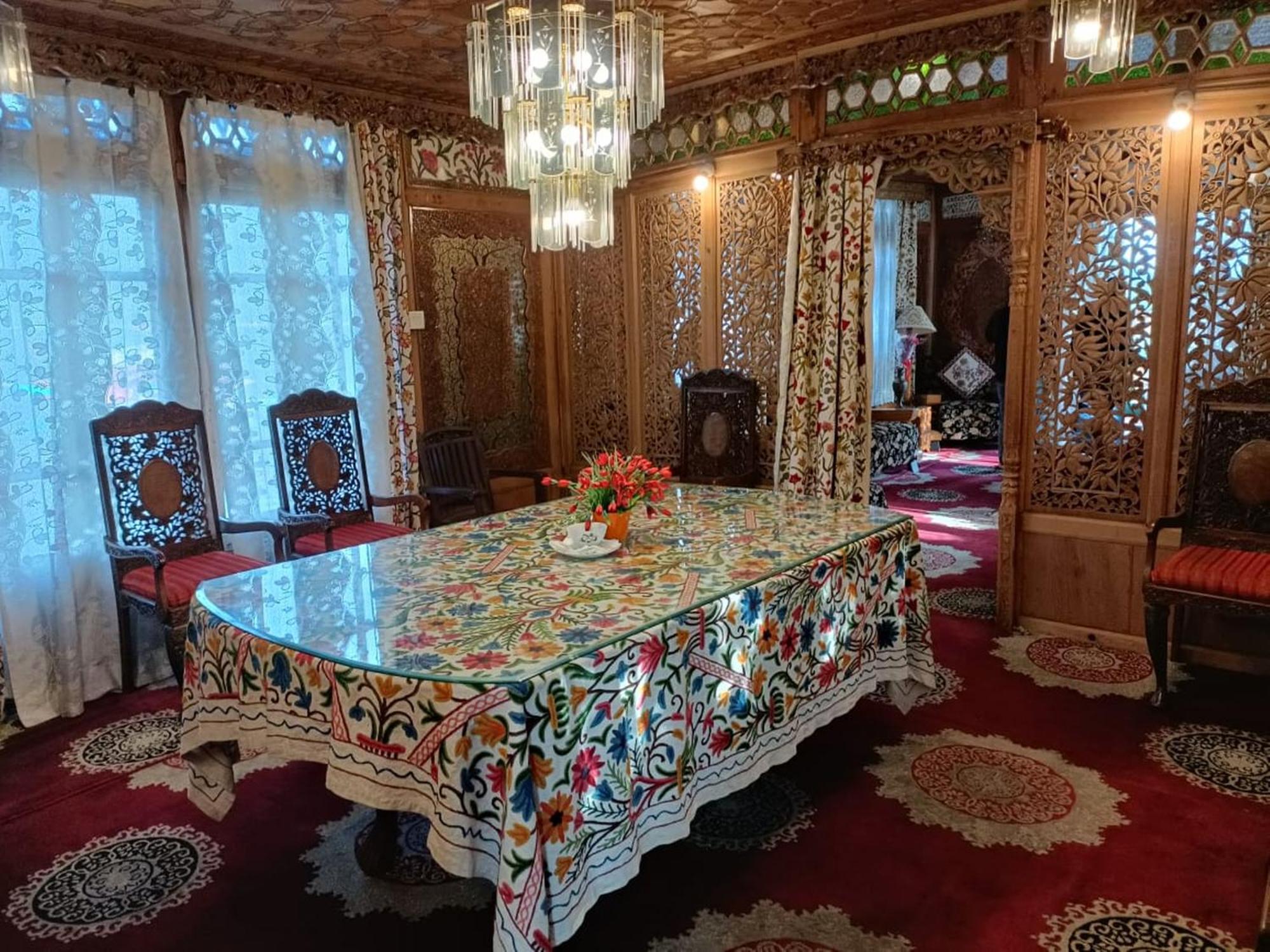 The Heritage Group Of Houseboats Сринагар Экстерьер фото