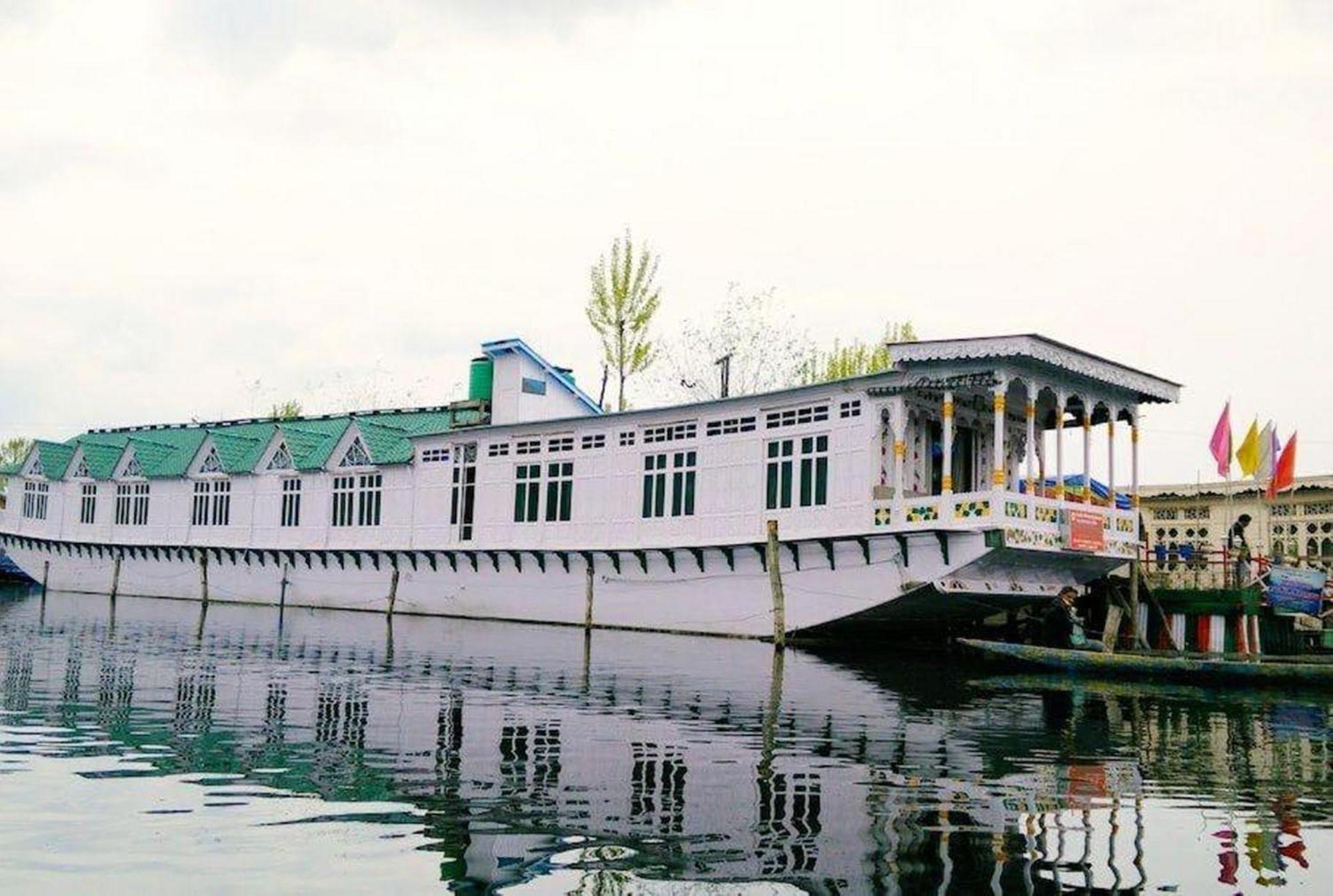 The Heritage Group Of Houseboats Сринагар Экстерьер фото
